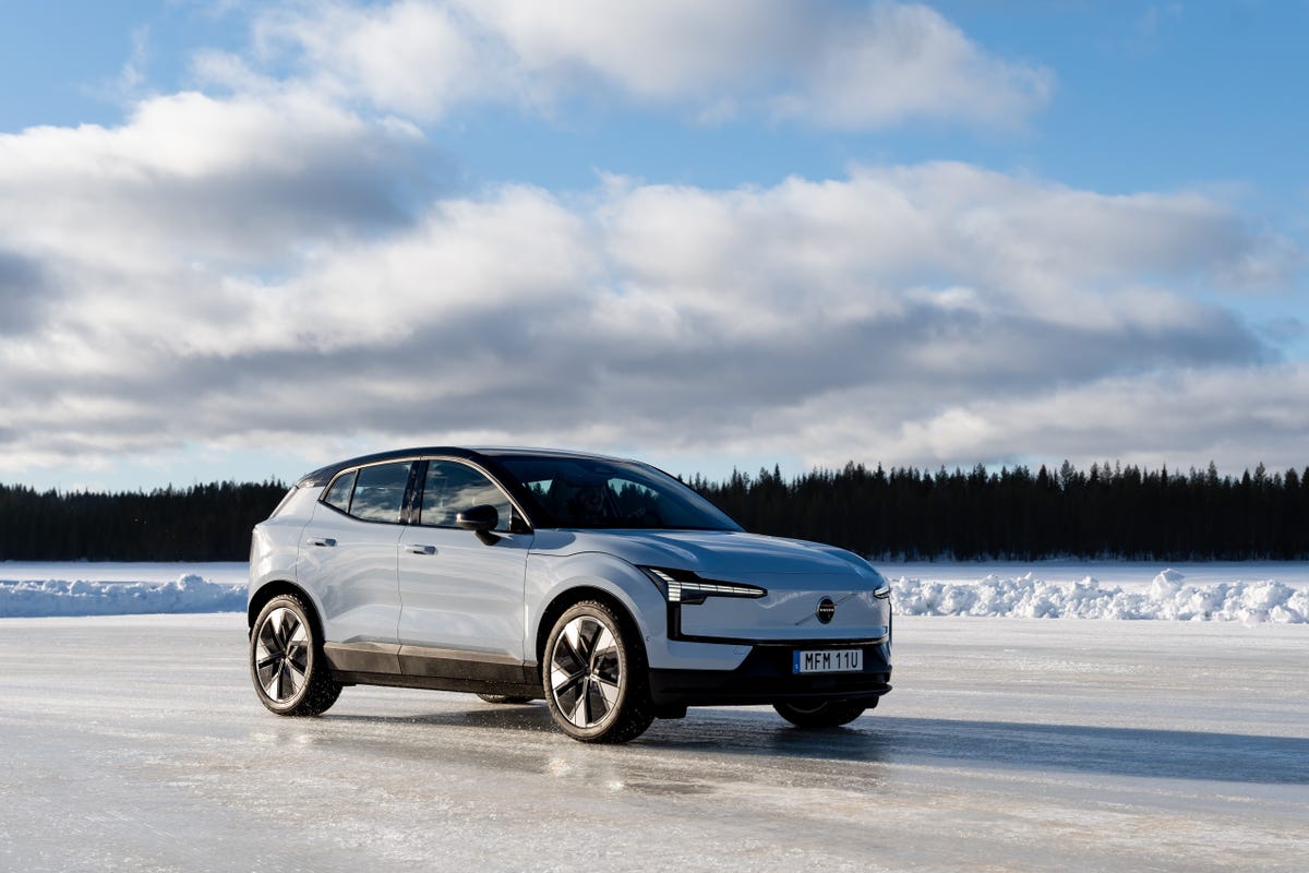 Gallery: 2025 Volvo EX30 on Ice Photos