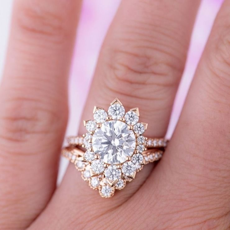 Ring, Jewellery, Engagement ring, Finger, Fashion accessory, Diamond, Wedding ceremony supply, Wedding ring, Body jewelry, Gemstone, 