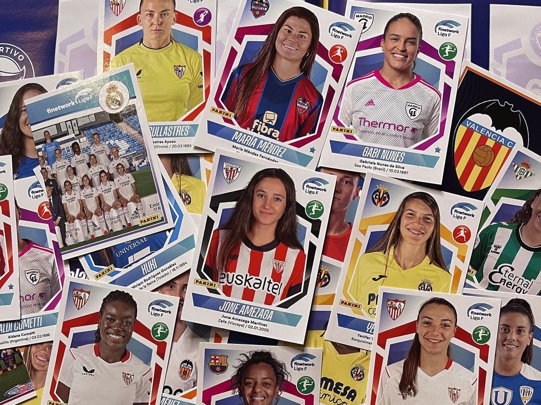 Amor de madre: crea a sus hijas un álbum de cromos de la liga femenina de  fútbol