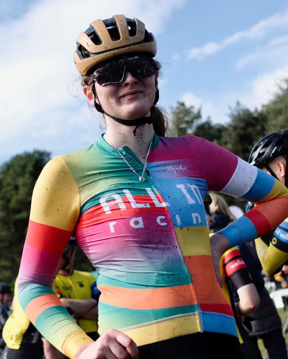 トランス女性の女子スポーツ参加を禁止したイギリス自転車競技連盟に賛否「暴力的な決断」トランス自転車選手が猛批判
