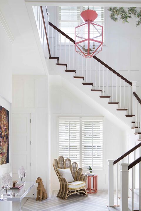 Stairs, White, Room, Interior design, Property, Floor, Handrail, Furniture, Ceiling, Home, 