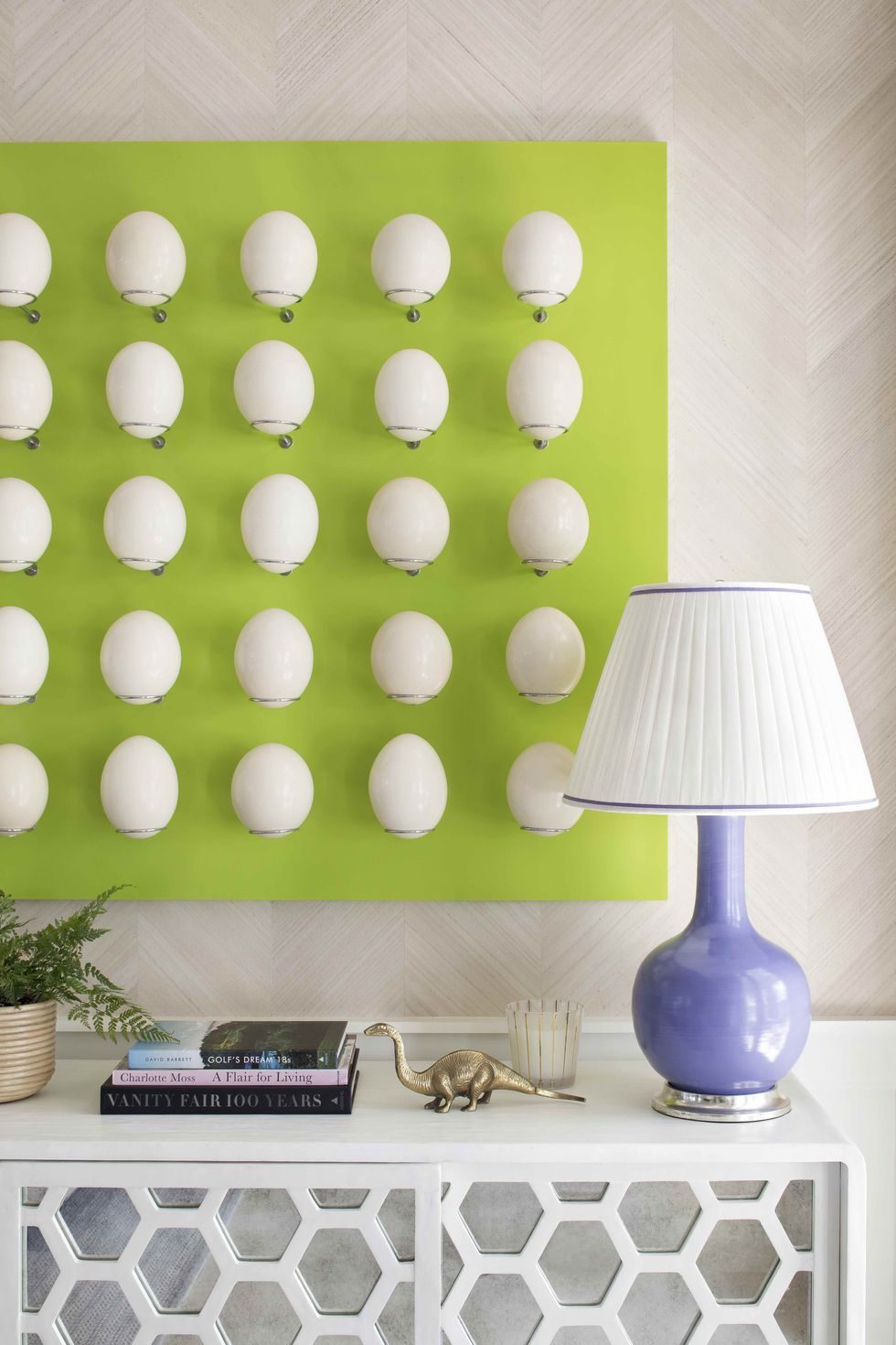 Green, Wall, Pattern, Room, Wallpaper, Furniture, Lampshade, Design, Lighting accessory, Interior design, 