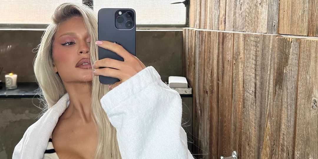 Kylie Jenner Goes Blonde and Bleaches Her Eyebrows for Photo Shoot