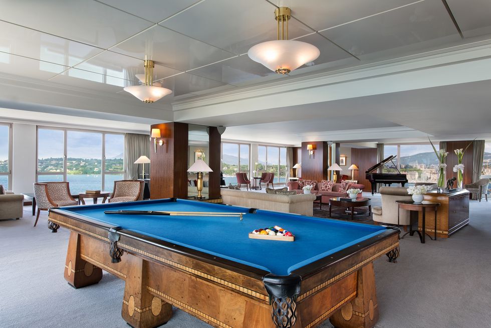 Billiard room, Billiard table, Recreation room, Pool, Room, Games, Furniture, English billiards, Property, Table, 