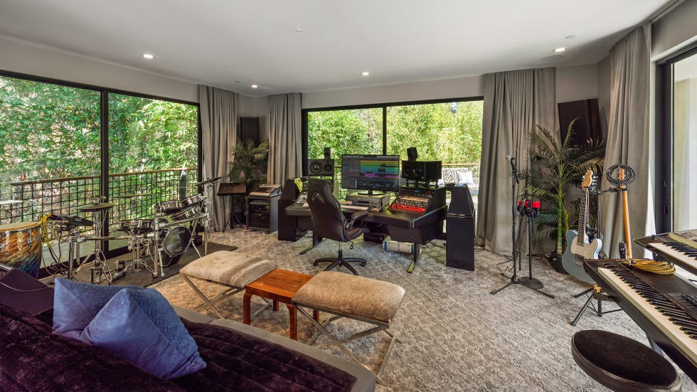 jeremy renner music studio jeremy renner music studio