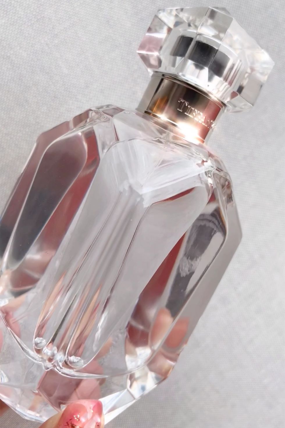 Perfume, Pink, Product, Transparent material, Glass, Crystal, Cosmetics, Transparency, 