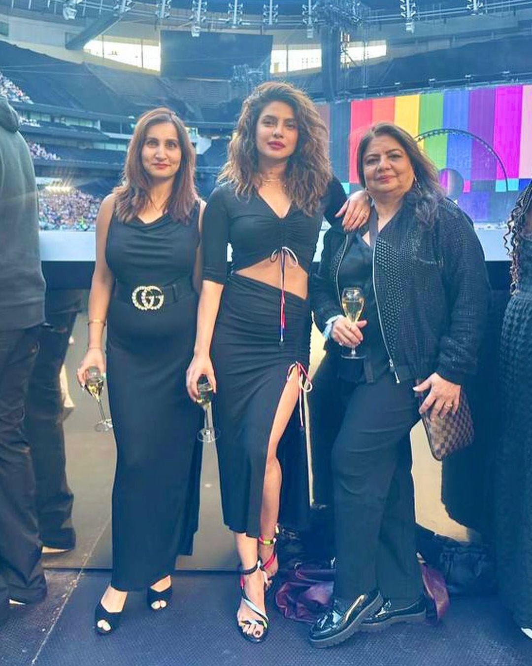 1080px x 608px - Priyanka Chopra Wears a Cutout Black Dress to BeyoncÃ©'s Concert