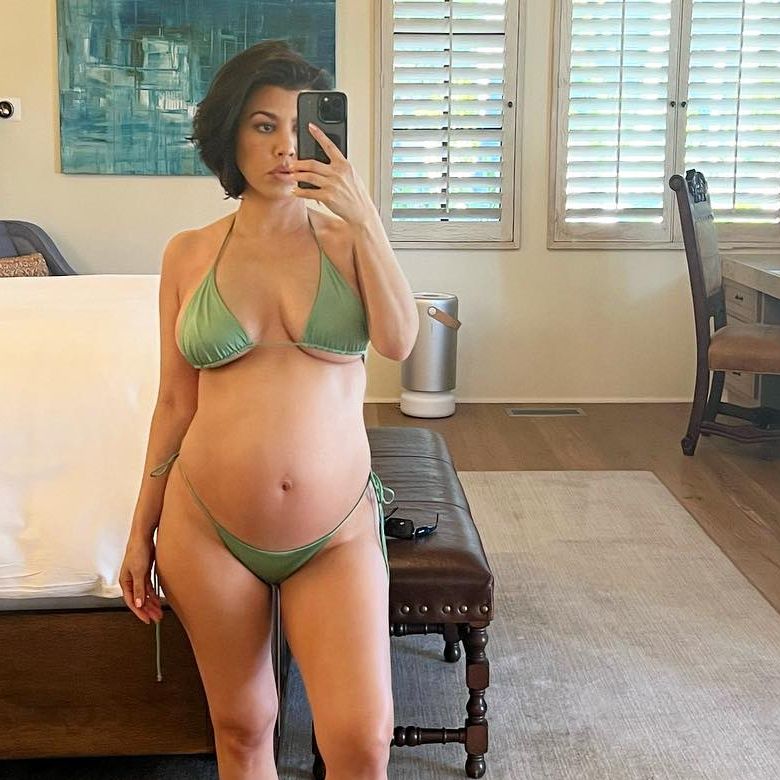Photos: Sexy Kourtney Kardashian Shows Off Curves In Tiny Thong Bikini