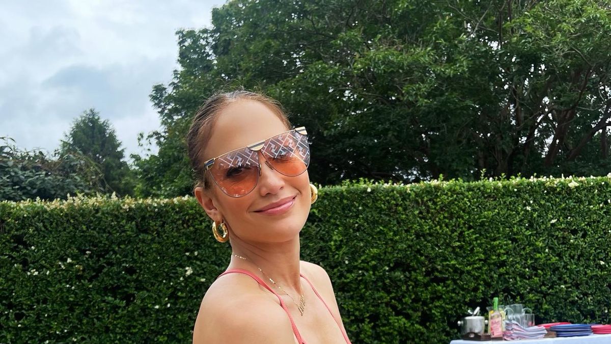 preview for Jennifer Lopez: su vida y evolución de estilo