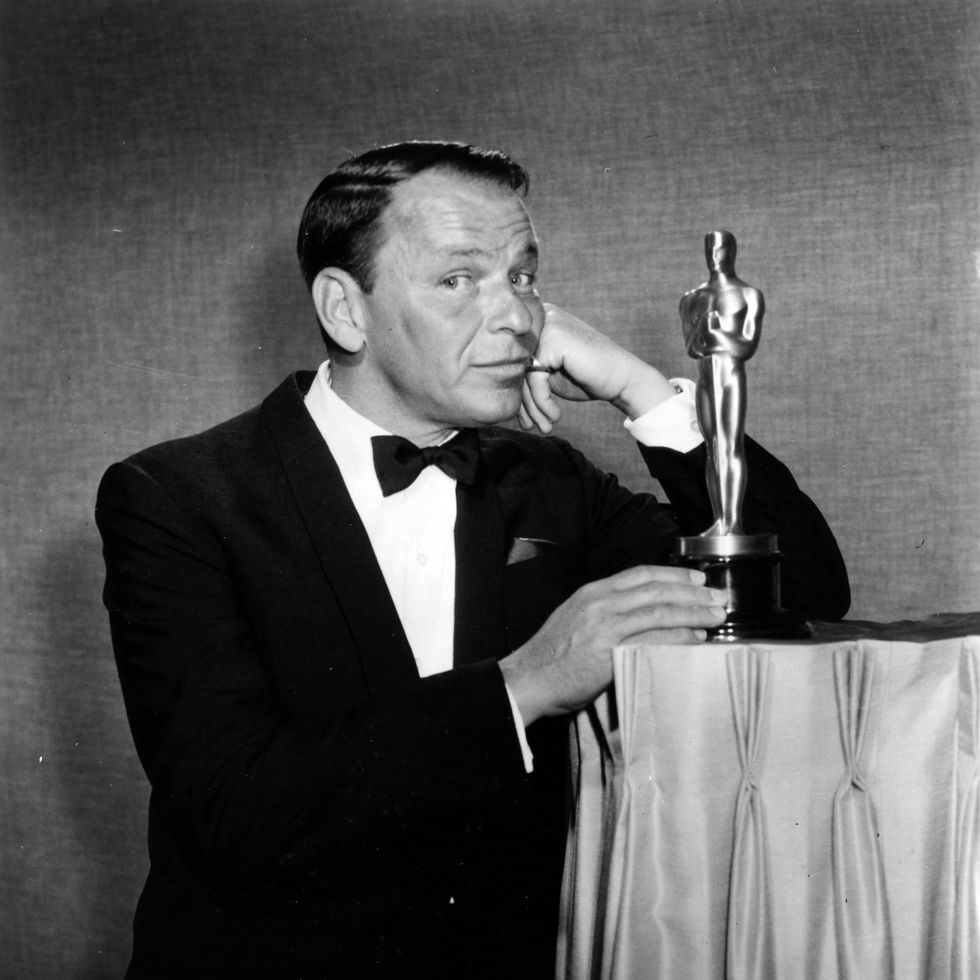 celebrity oscar hosts frank sinatra