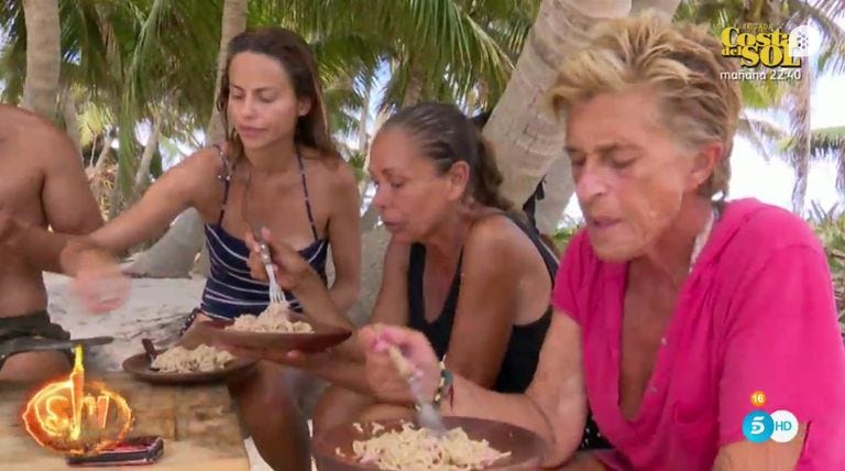 Isabel Pantoja cumple su deseo de ser la cocinera de su equipo en 'Supervivientes'