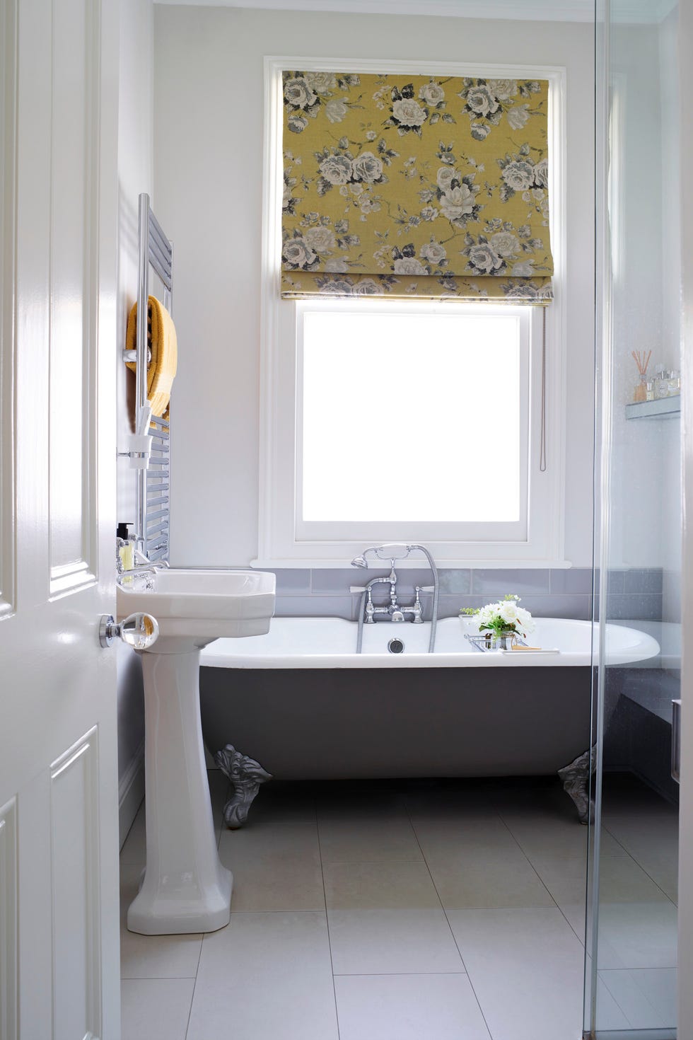 bathroom a white and grey palette has been livened up with a yellow blind from helen turkington, while the bath looks smart in farrow and balls mole's breath bathroom a white and grey palette has been livened up with a yellow blind from helen turkington, while the bath looks smart in farrow and balls mole's breath