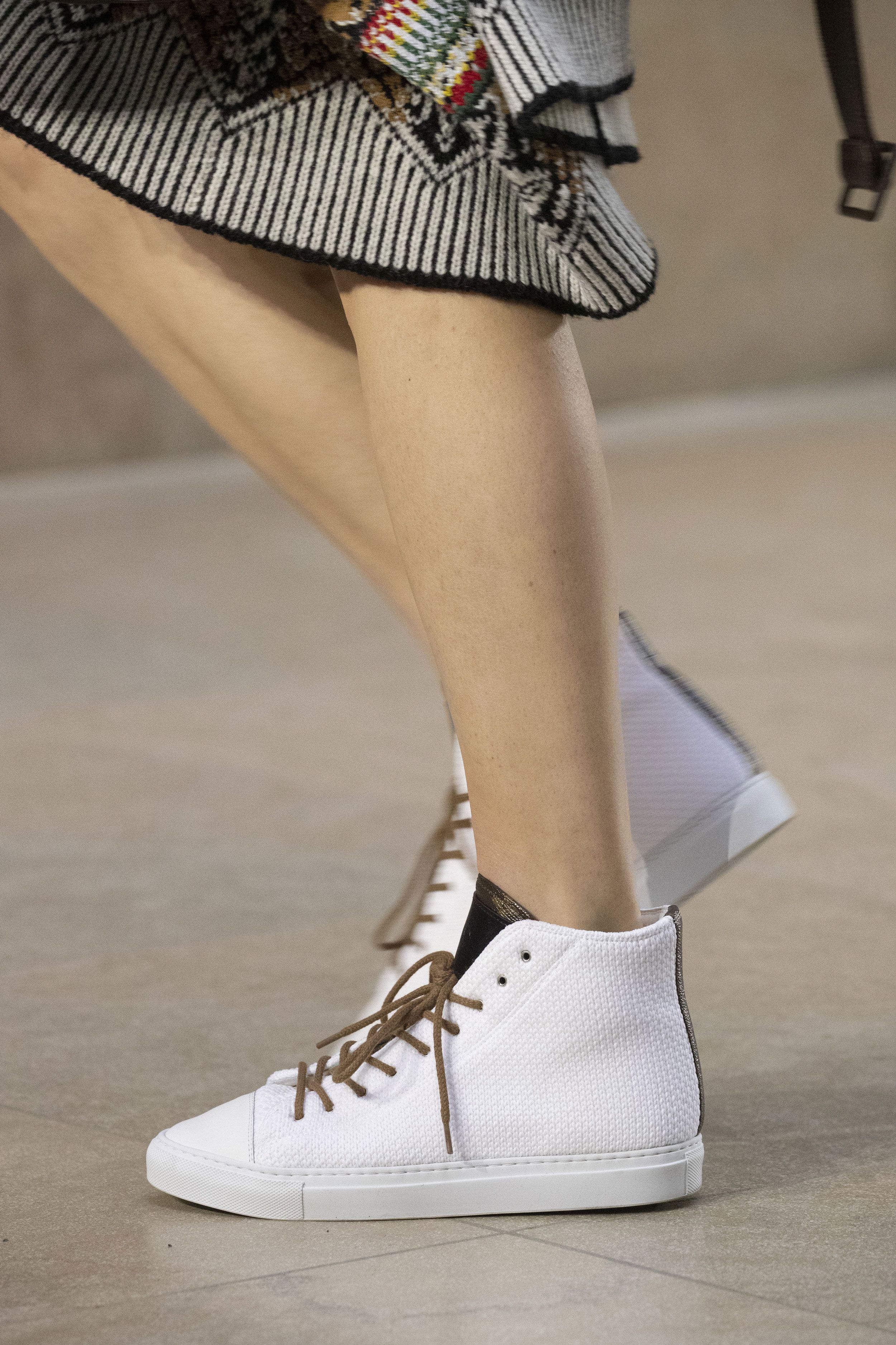 Las zapatillas más extravagantes de Louis Vuitton 2022 pisan