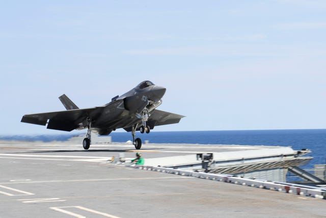 Article: F-35C 'Super Squadrons' Of Up To 20 Aircraft Could