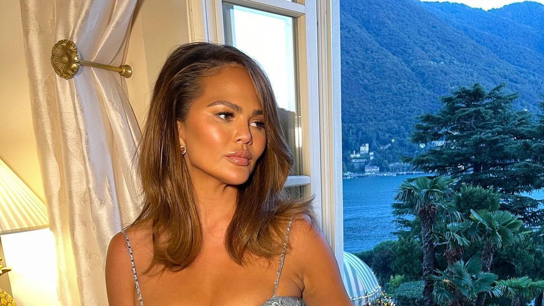 preview for John Legend Gushes About Chrissy Teigen