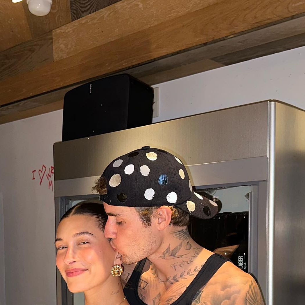 Justin Bieber and Hailey Baldwin Pack on the PDA at the 2022 Grammys