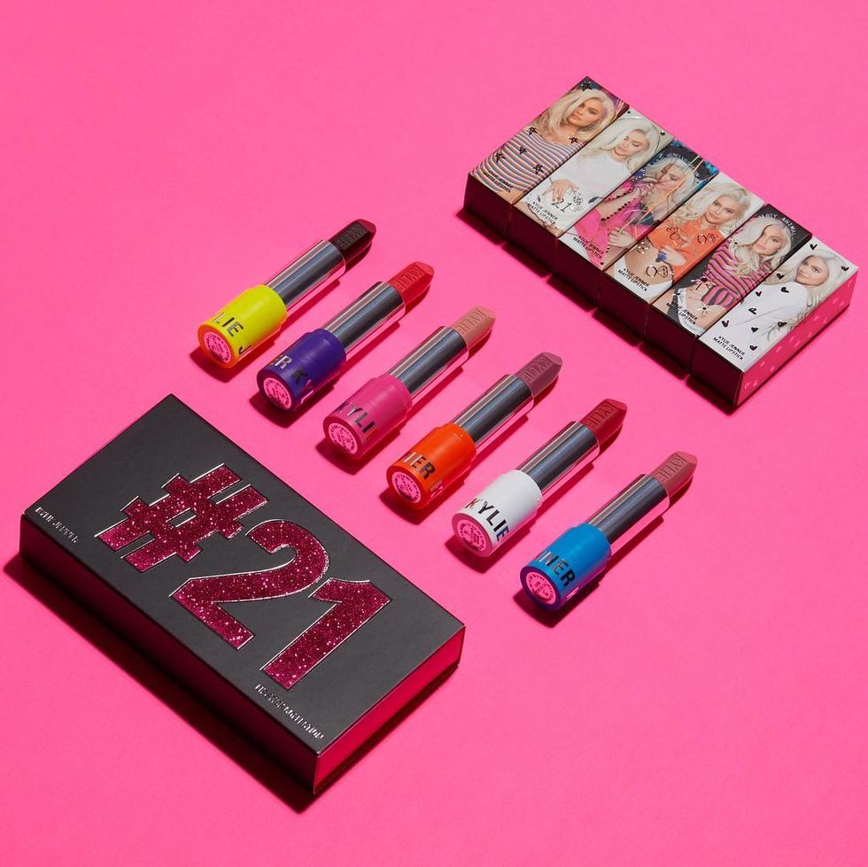 Pink, Lip gloss, Material property, Eraser, Magenta, Cosmetics, Stationery, Box, Writing implement, Paper product, 