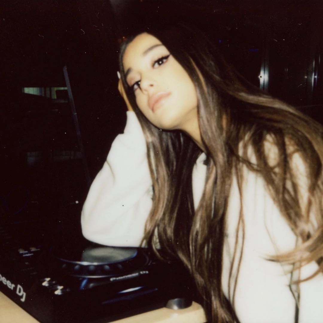 Ariana Grande With Her Hair Down Sparks Fan Reactions