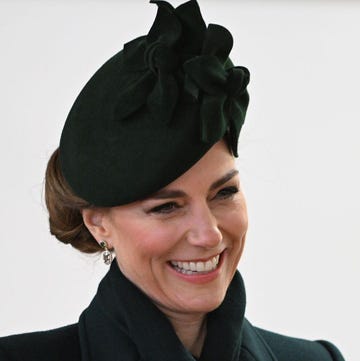 Princess of Wales drinks Guinness 3a3pfy9 the princess of wales enjoys a glass of guinness during a visit to the irish guards for their st patrick's day parade at wellington barracks in london. picture date: monday march 17, 2025
