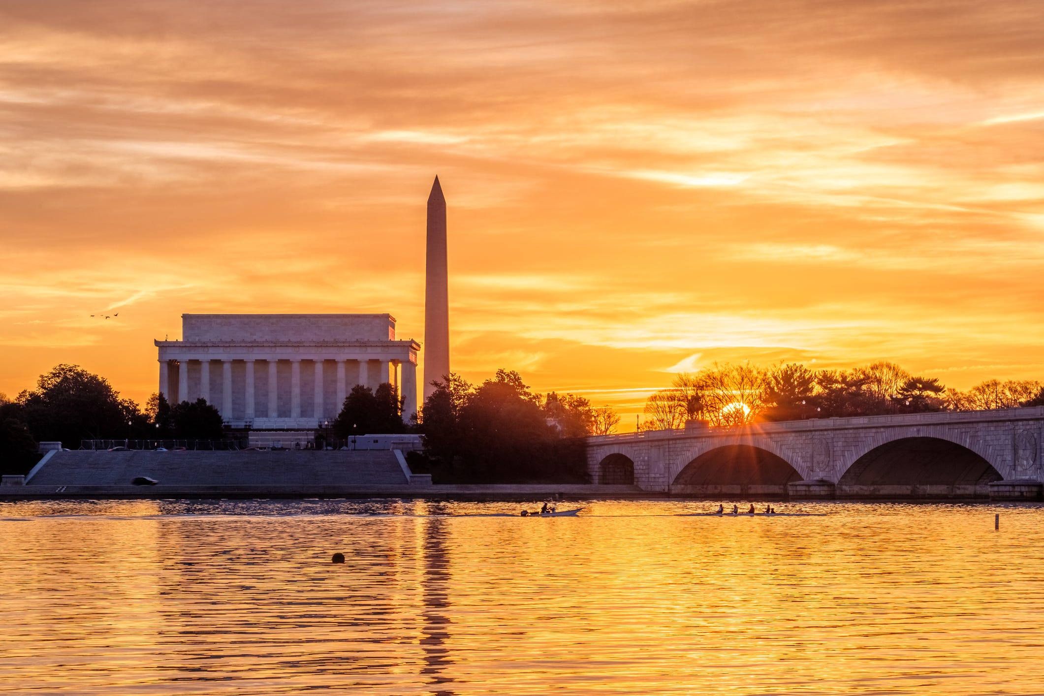 3b34e6ba-7e7a-4811-90ad-2d4c7f14c370.jpeg?crop=0.888888888889xw:1xh;center,top\u0026resize=1200:*
