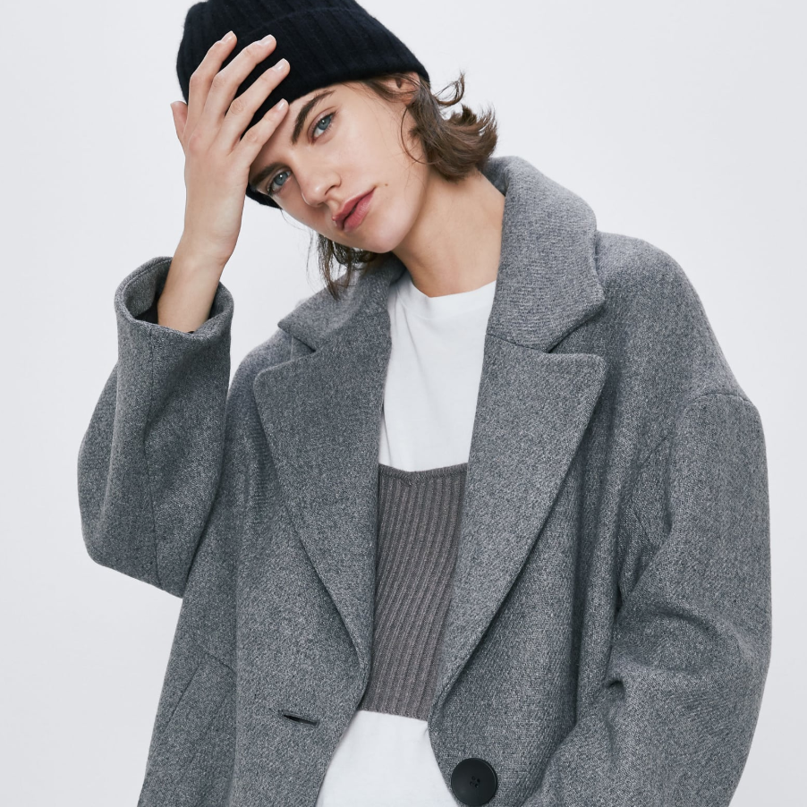 El inesperado abrigo oversize de Zara que promete obsesión