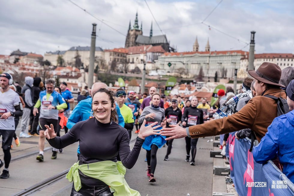 a group of people running