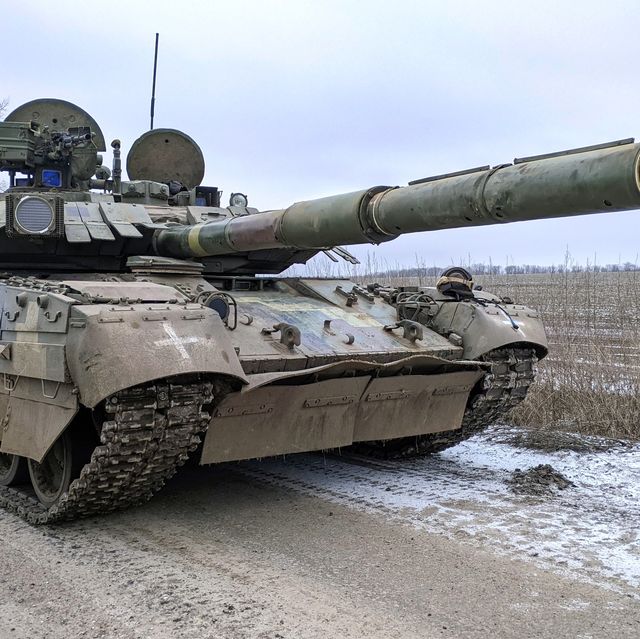 File:T-90S tank front view.jpg - Wikimedia Commons