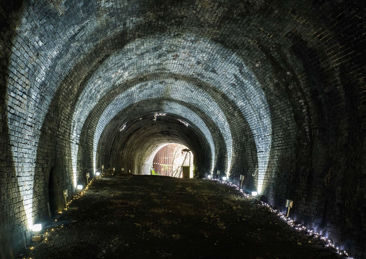 愛のトンネル 仏坂トンネル👻 仏坂トンネルは愛知県新城市と設楽町の境にあり