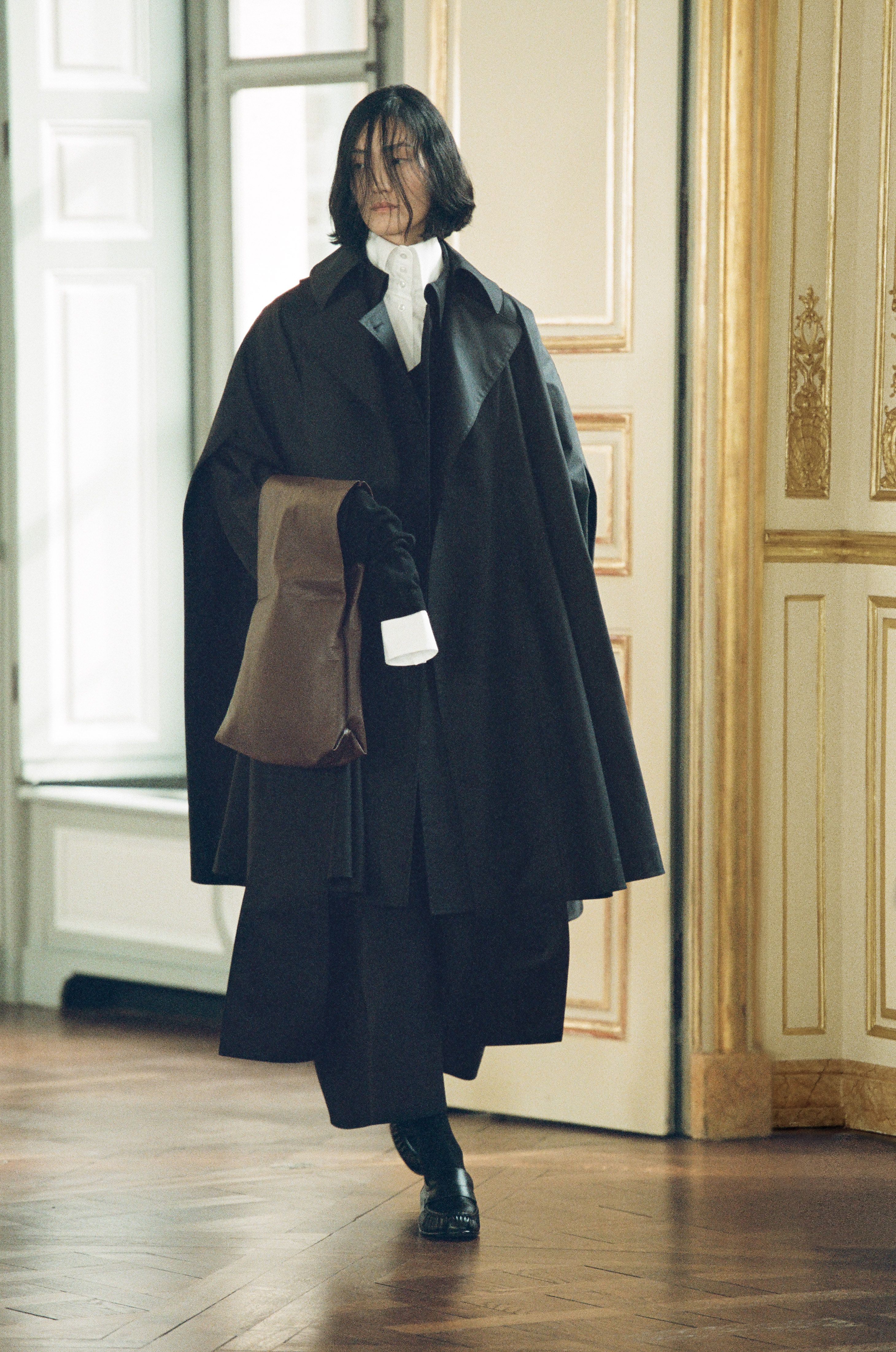 THE ROW - the row ザロウ　コレクション 2022fw ショート　トップス　ニット ザ ロウ（THE ROW）2022秋冬コレクション | ファッション | ELLE