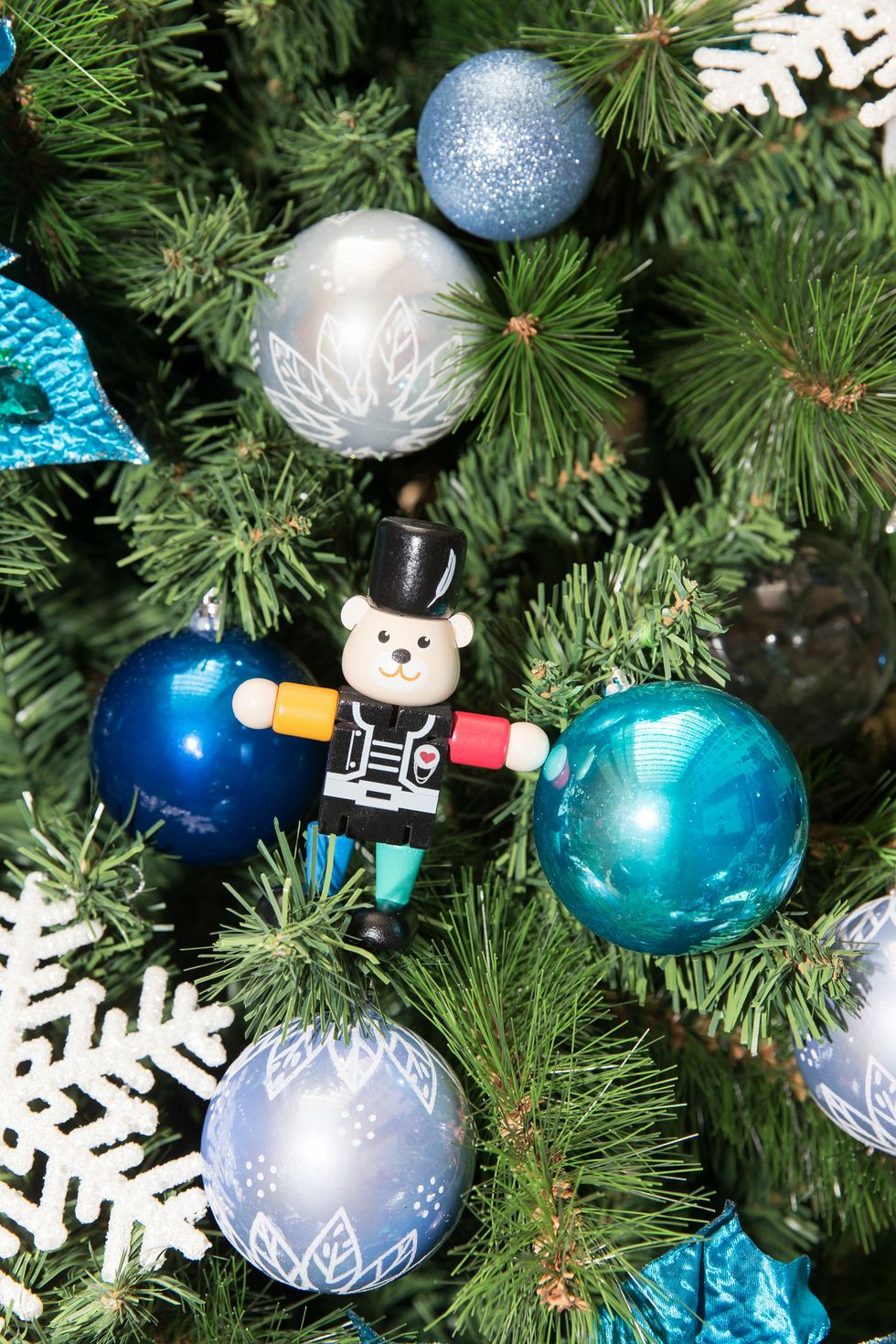 Christmas ornament, Christmas tree, Christmas decoration, Colorado spruce, Tree, Christmas, Holiday ornament, Fir, Ornament, Woody plant, 