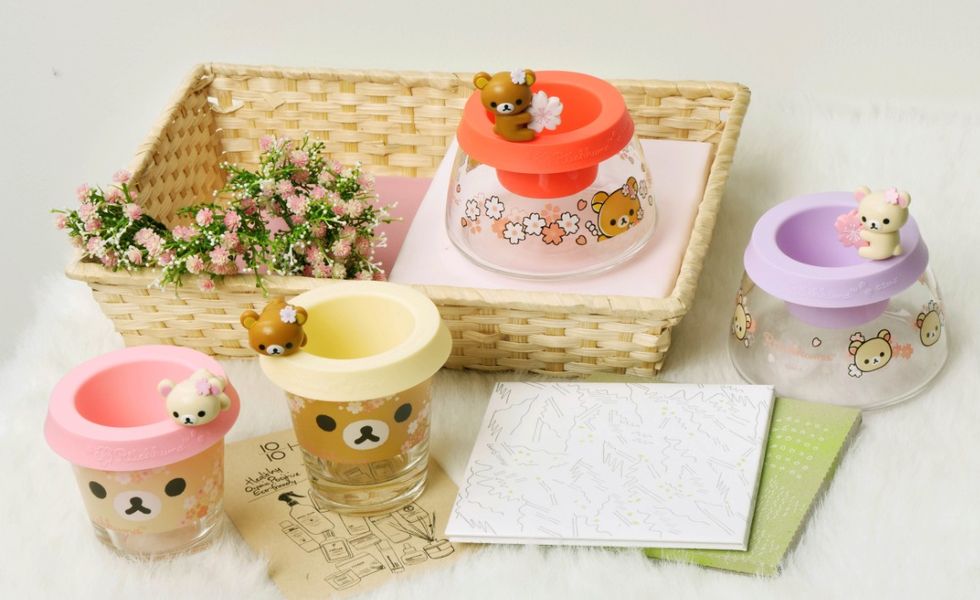 Pink, Room, Tableware, Home accessories, Flowerpot, Paper product, 