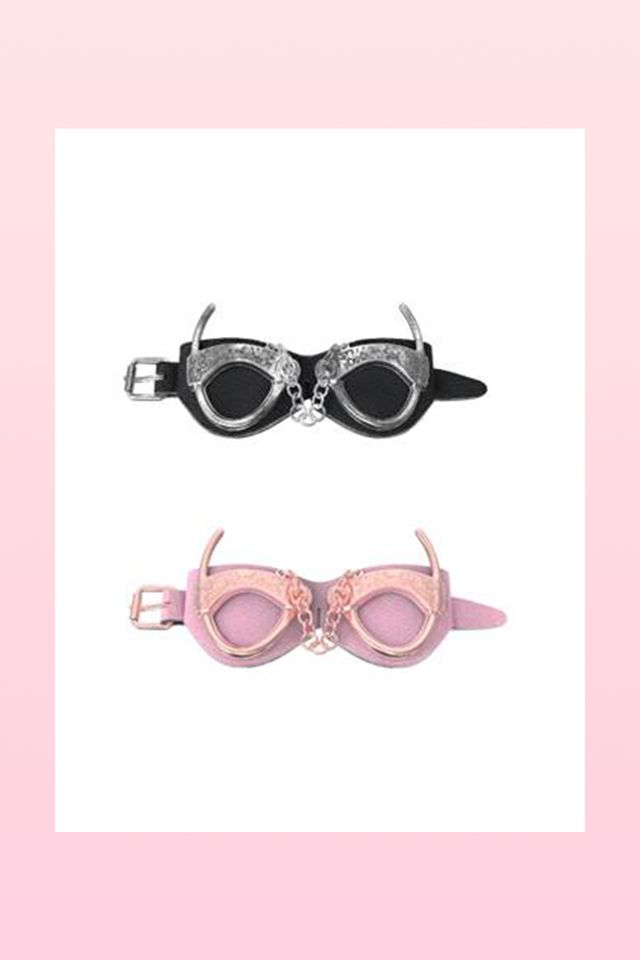 Eyewear, Sunglasses, Glasses, Personal protective equipment, Pink, Goggles, Vision care, Fashion accessory, 