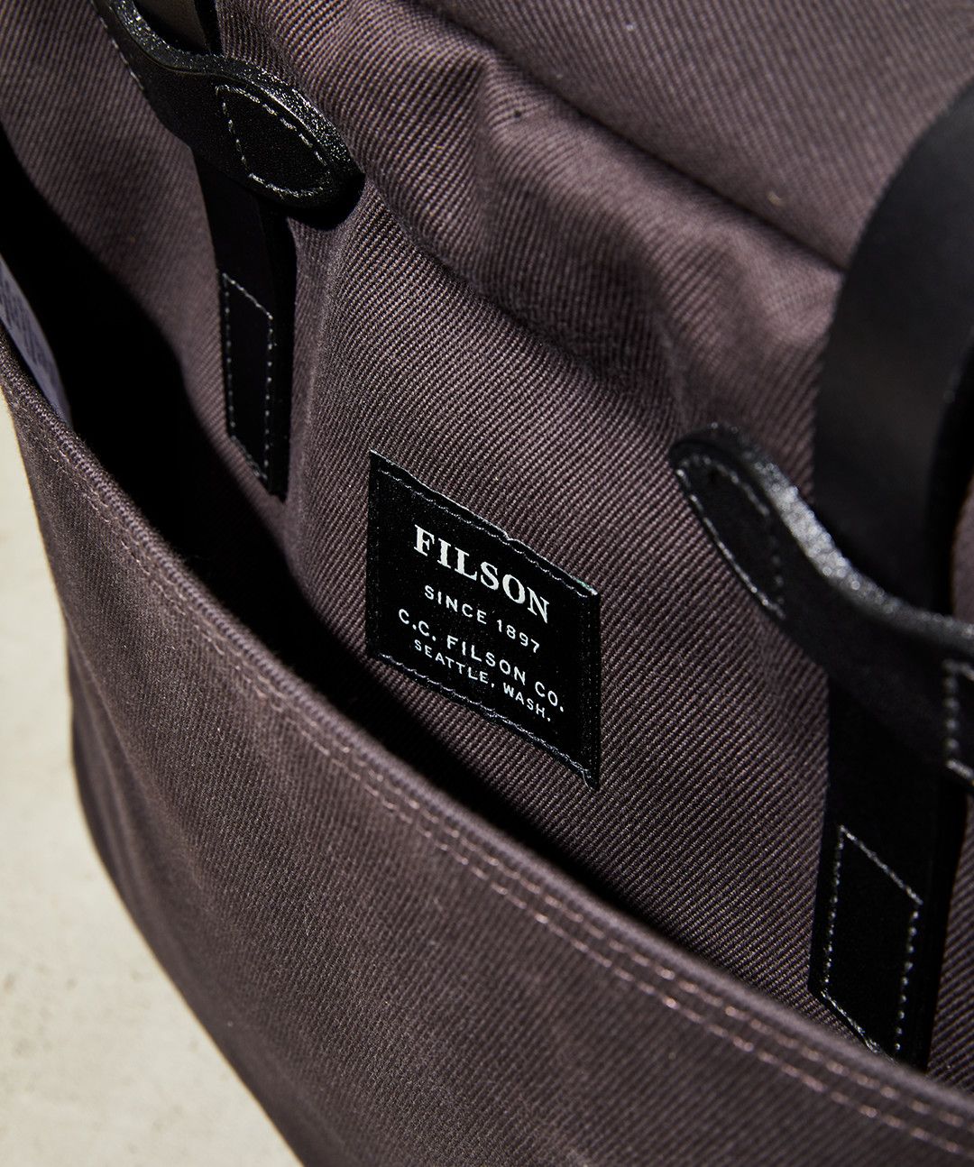 Filson Rugged Twill Tote Bag with Zipper – The Brooks Review