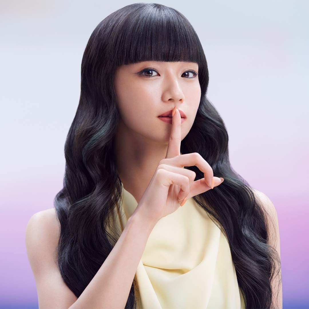 サラつや黒髪のアイコンHinaが、全米No.1ヘアケアオイル（※1
