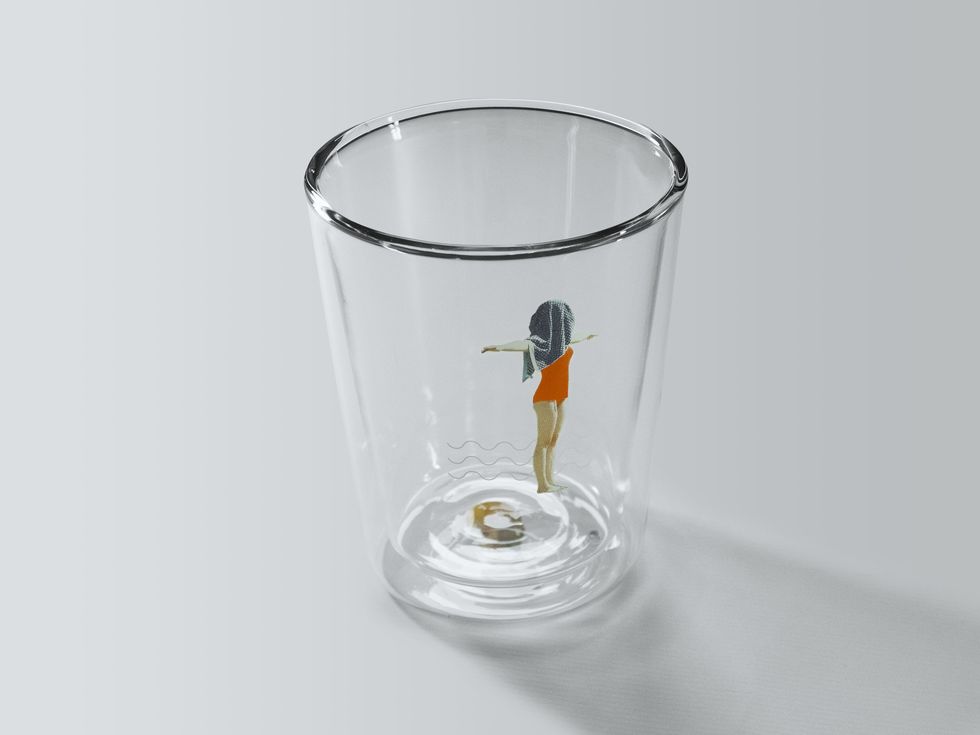 Beaker, Glass, Transparent material, Water, Cylinder, Liquid, Tumbler, Drinkware, Highball glass, Fluid, 