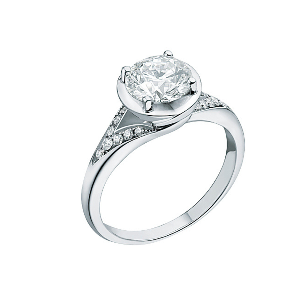 a diamond ring with a diamond