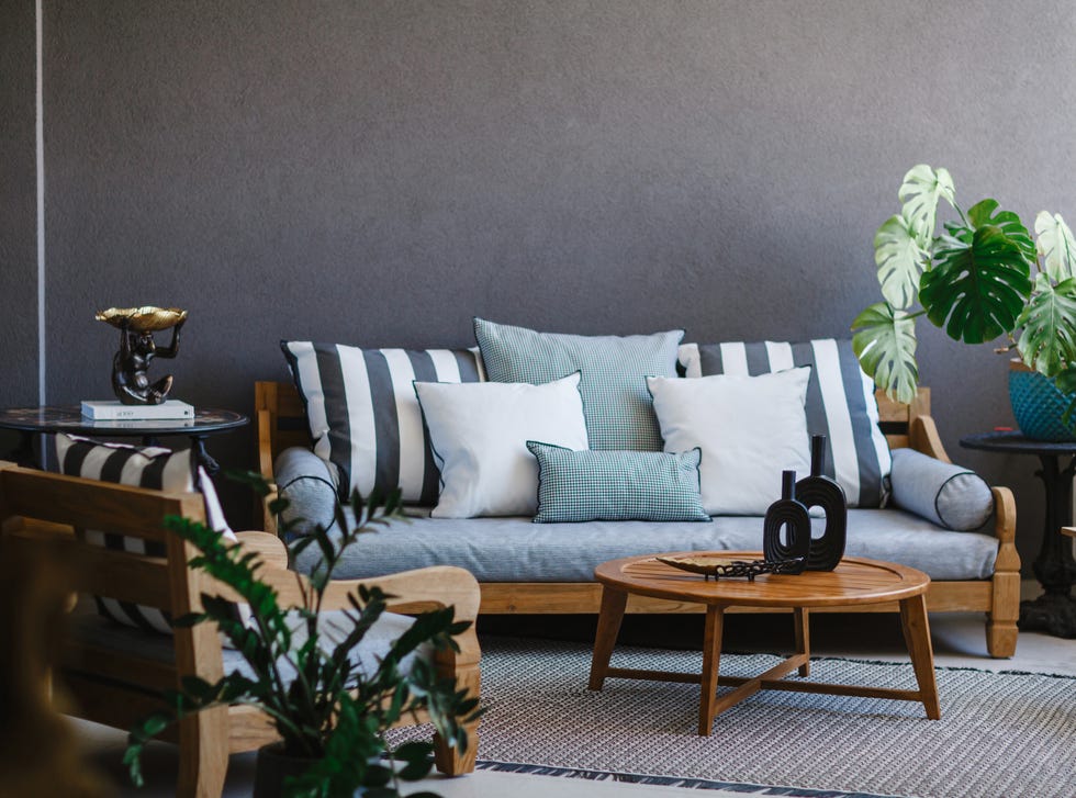 casa reformada e inspirada en la personalidad de su propietaria con piezas vintage, textiles expresivos y colores intensos