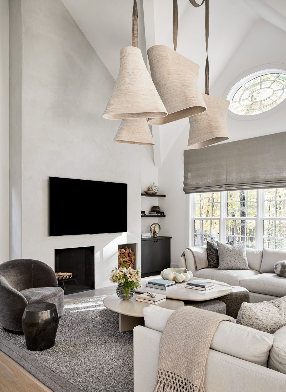 casa familiar con cinco dormitorios y seis banos que se transforma para ganar luz, orden y diseno a medida