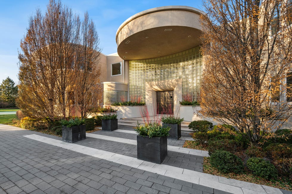 michael jordan mansion