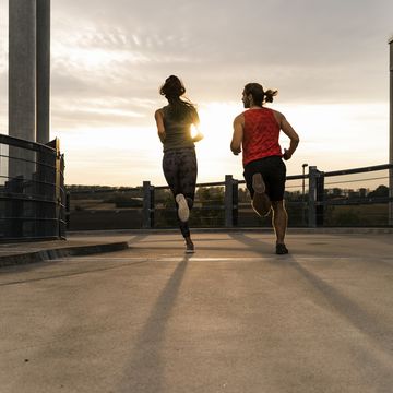 4 interval training sessions for runners to hit race goals