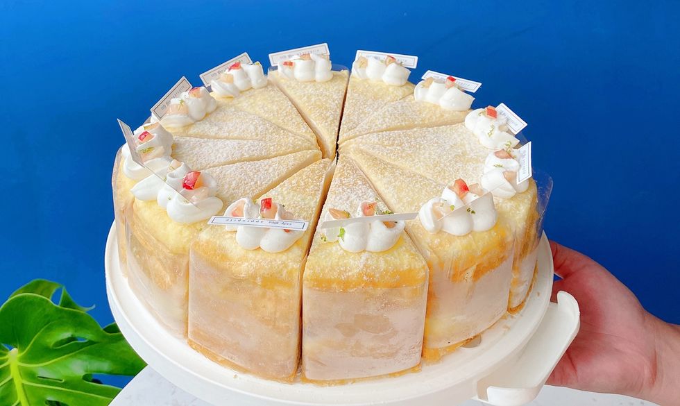 時飴approprie新品「白水蜜桃千層蛋糕」