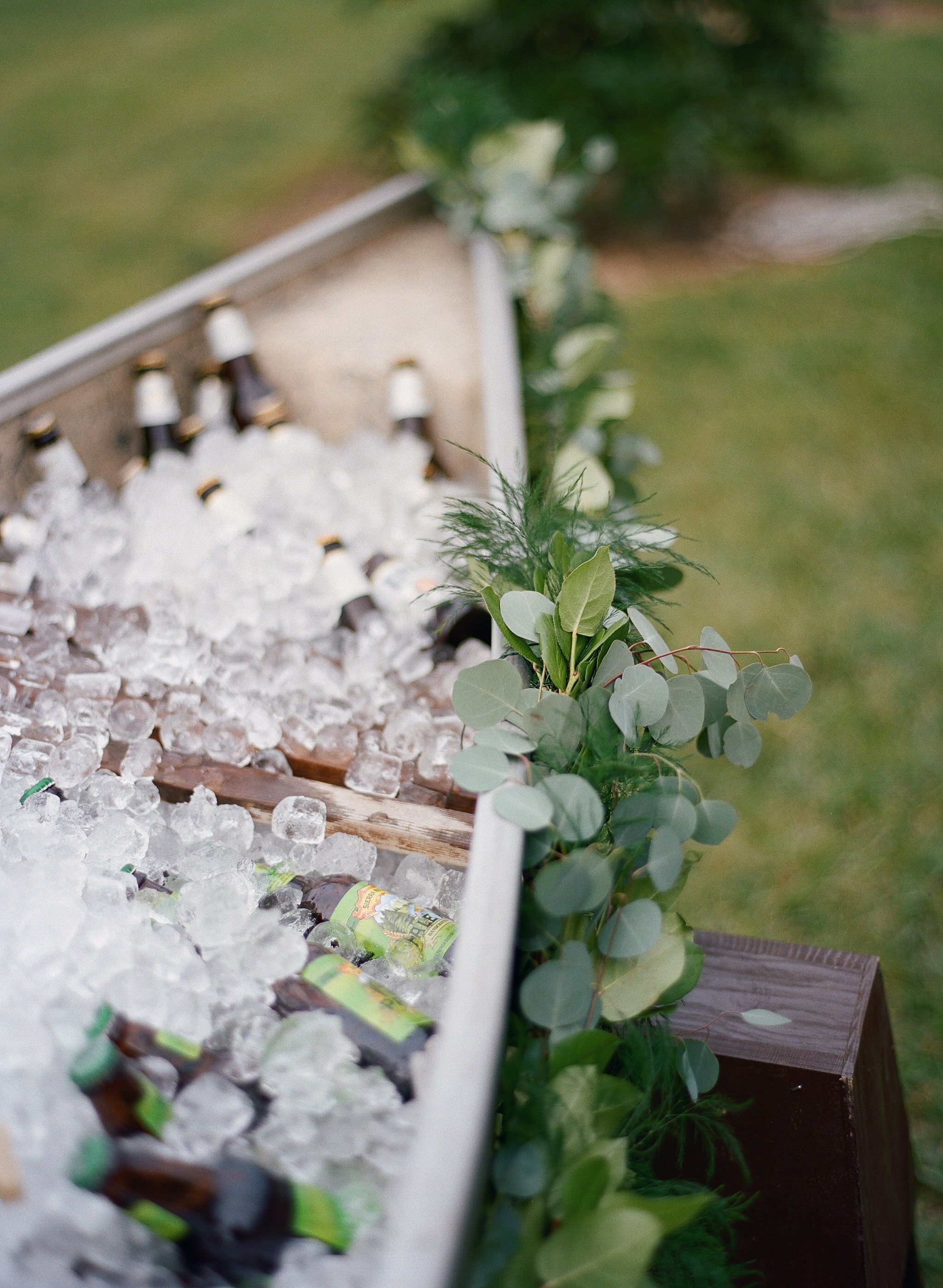 The Best Ways to Keep Guests Hydrated at Your Wedding