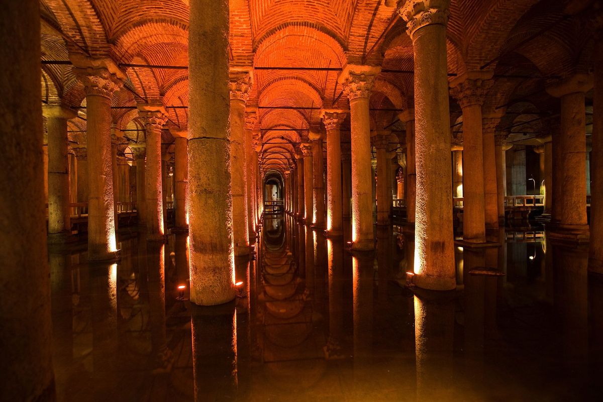 D Basilica Cisterne in Istanboel bevatte ooit 66 miljoen liter water