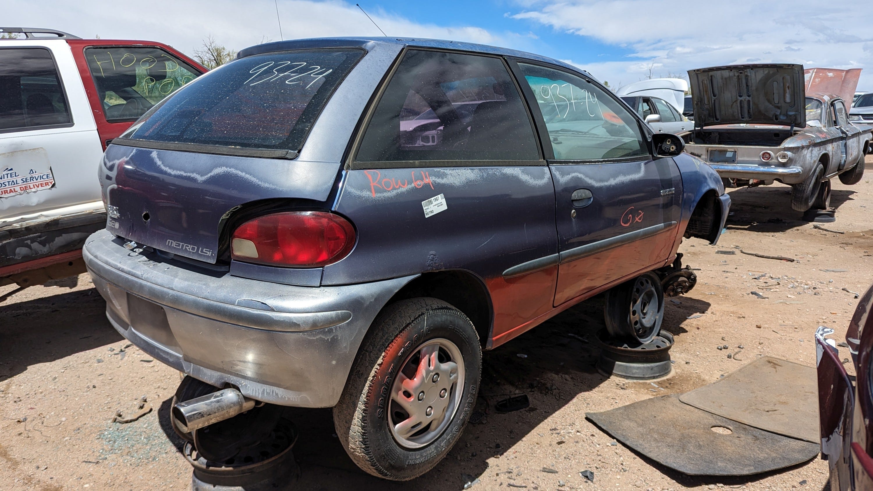 350k-Mile 1997 Geo Metro LSi Hatchback in Colorado Junkyard