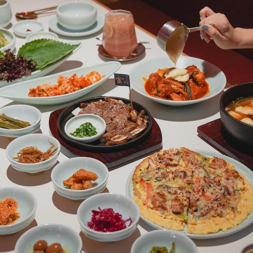 台中屋馬再推新品牌！韓式燒肉「金韓食」洋釀帶骨牛小排、韓式蟹膏拌飯，菜單＋營業時間