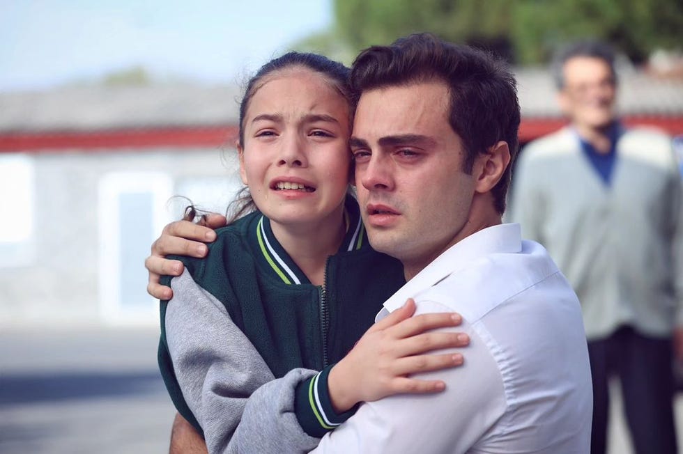 emel y omer en hermanos