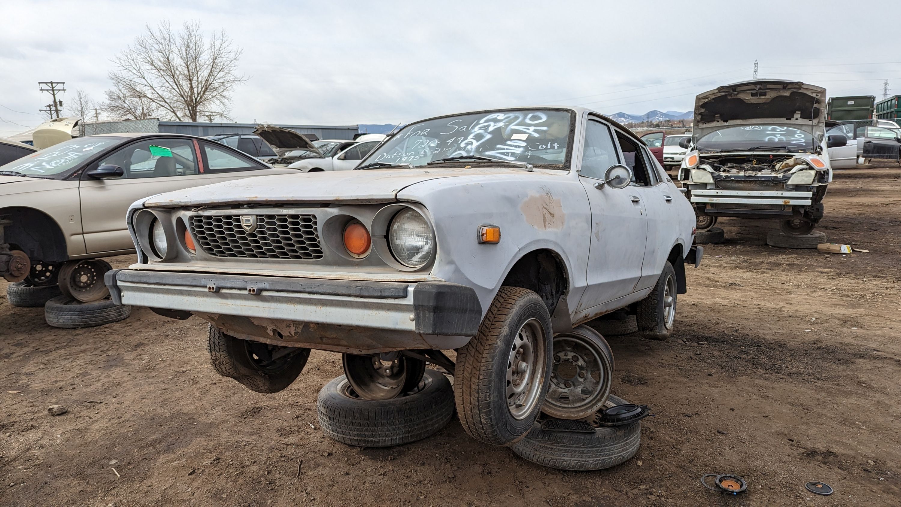 1976 datsun b210