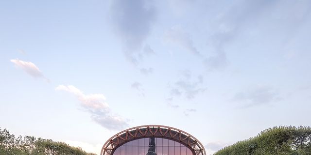 Louis Vuitton, la gigantesca sfilata a Tokyo