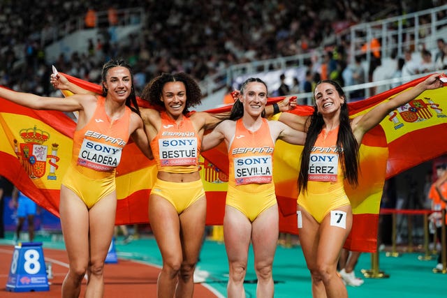 esperança cladera jael bestue paula sevilla maribel perez mundial relevos plata 4x100