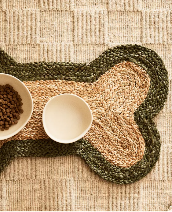 alfombrilla comedero mascotas zara home